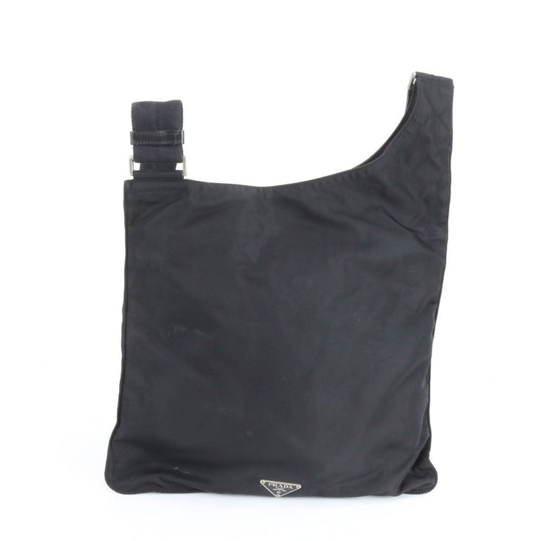 Prada Tessuto Nylon Triangle Logo Leather Shoulder Bag Messenger Tote for Men: --- Catalog ---Category: SizeSize (HxWxD): 30cm x 33cm x 1cm / 11.81'' x 12.99'' x 0.39''Category: DesignType: Shoulder bag, Tote bagColor: BlackGender: MenMaterial: Nylon , Leather Category: GeneralB