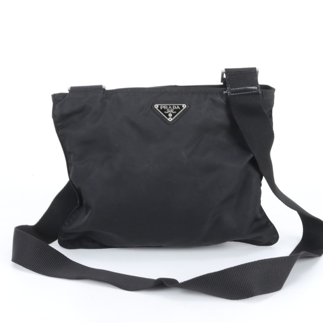 Prada Tessuto Nylon Triangle Logo Shoulder Bag, Crossbody Messenger Tote Bag - Men's: --- Catalog ---Category: SizeSize (HxWxD): 22cm x 29cm x 1cm / 8.66'' x 11.41'' x 0.39''Category: DesignType: Shoulder bag, Tote bagColor: BlackGender: MenMaterial: Nylon Category: GeneralBrand: Prada
