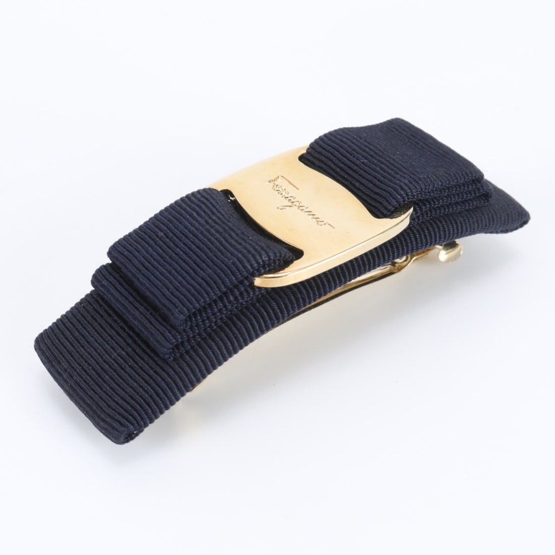 Salvatore Ferragamo Vara Ribbon Barrette, Navy Blue, Gold, Hair Accessory for Women: --- Catalog ---Category: SizeSize (LxW): 3cm x 9cm / 1.18'' x 3.54''Category: DesignType: BarretteColor: NavyGender: WomenCategory: GeneralBrand: Salvatore Ferragamo--- Item List ---Section: Condition
