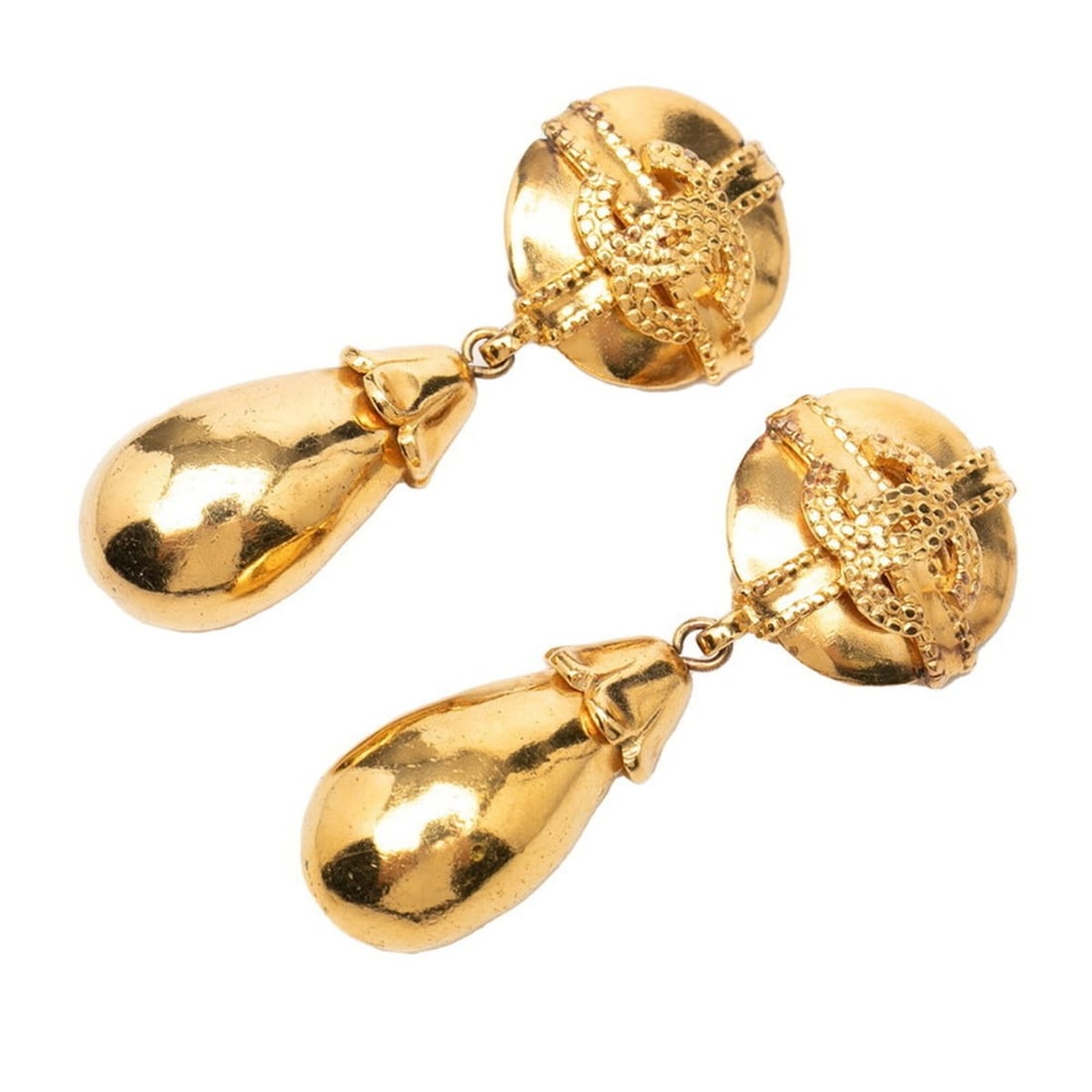 Chanel Coco Mark Earrings, Gold Plated, Women's CHANEL: --- Catalog ---Category: SizeSize (HxWxD): 56.00mm x 21.40mm / 2.20'' x 0.84''Category: DesignType: Clip earringsColor: GoldGender: WomenMaterial: Gold platingCategory: GeneralBrand: Chanel--- Item Li