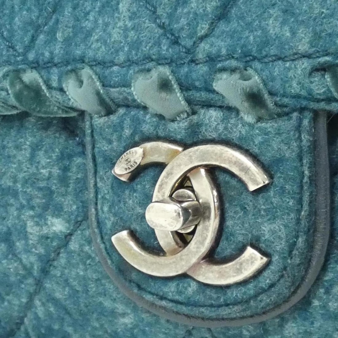 Chanel shoulder bag - 4