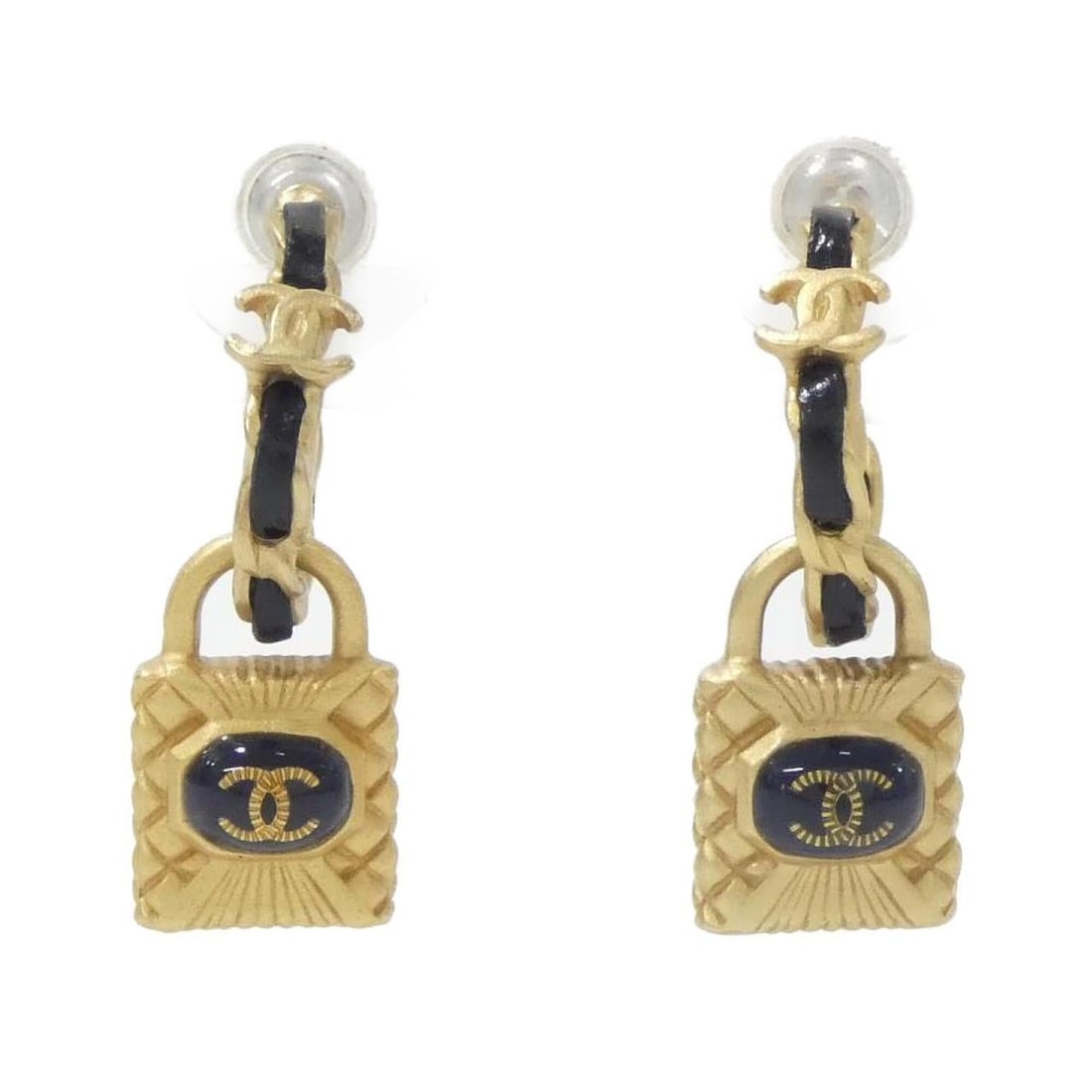 Chanel AB3020 Earrings: --- Catalog ---Category: SizeSize (HxWxD): 30.00mm x 10.00mm / 1.18'' x 0.39''Category: DesignType: Stud earringsColor: Black, NavyGender: Men,WomenMaterial: LeatherLeather/Fur Type: