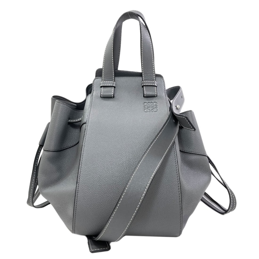 Loewe Hammock 2-Way Handbag, Calfskin, Women's: --- Catalog ---Category: SizeSize (HxWxD): 27cm x 42cm x 30cm / 10.62'' x 16.53'' x 11.81''Category: DesignType: HandbagColor: GrayGender: WomenMaterial: Leather Leather/Fur Type: CalfskinCategory: Ge