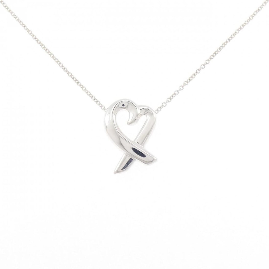Tiffany Loving Heart Small Necklace: --- Catalog ---Category: SizePendant Size: 15.9mm x 11.2mm / 0.62'' x 0.44''Neck Circumference: 41 cm / 16.14''Category: DesignGender: WomenMaterial: Silver 925Pendant Type: PendantNecklace Type: