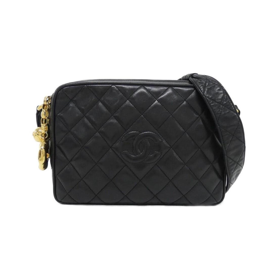 Chanel shoulder bag: --- Catalog ---Category: SizeSize (HxWxD): 18cm x 22cm x 7cm / 7.08'' x 8.66'' x 2.75''Category: DesignType: Shoulder bagColor: BlackGender: WomenMaterial: Leather Leather/Fur Type: LambskinCategory: