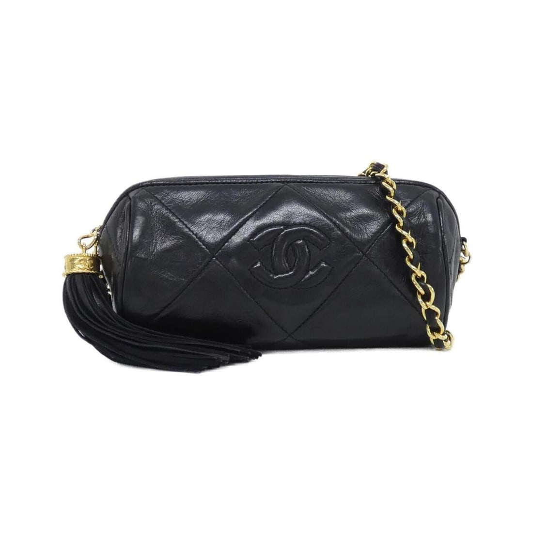 Chanel shoulder bag: --- Catalog ---Category: SizeSize (HxWxD): 10cm x 18cm x 7cm / 3.93'' x 7.08'' x 2.75''Category: DesignType: Shoulder bagColor: BlackGender: WomenMaterial: Leather Leather/Fur Type: LambskinCategory: