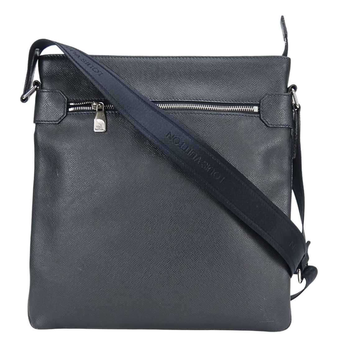Louis Vuitton Sasha Shoulder Bag M32629 Taiga Dark Navy Men's LOUIS VUITTON: --- Catalog ---Category: SizeSize (HxWxD): 32.5cm x 31cm x 2cm / 12.79'' x 12.2'' x 0.78''Category: DesignType: Shoulder bagColor: Dark navyGender: MenMaterial: Taiga leather Category: GeneralMPN: M32