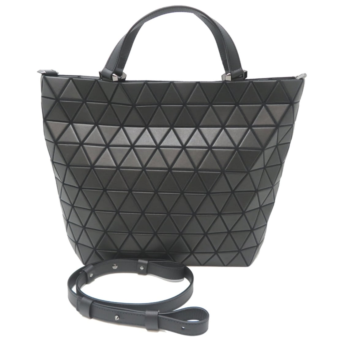 Issey Miyake Bao 2-way Women's Tote Bag BB33AG311 Faux Leather Black: --- Catalog ---Category: SizeSize (HxWxD): 28.5cm x 34cm x 10cm / 11.22'' x 13.38'' x 3.93''Category: DesignType: Tote bagColor: BlackGender: WomenCategory: GeneralMPN: BB33AG311Brand: Issey MiyakeCou