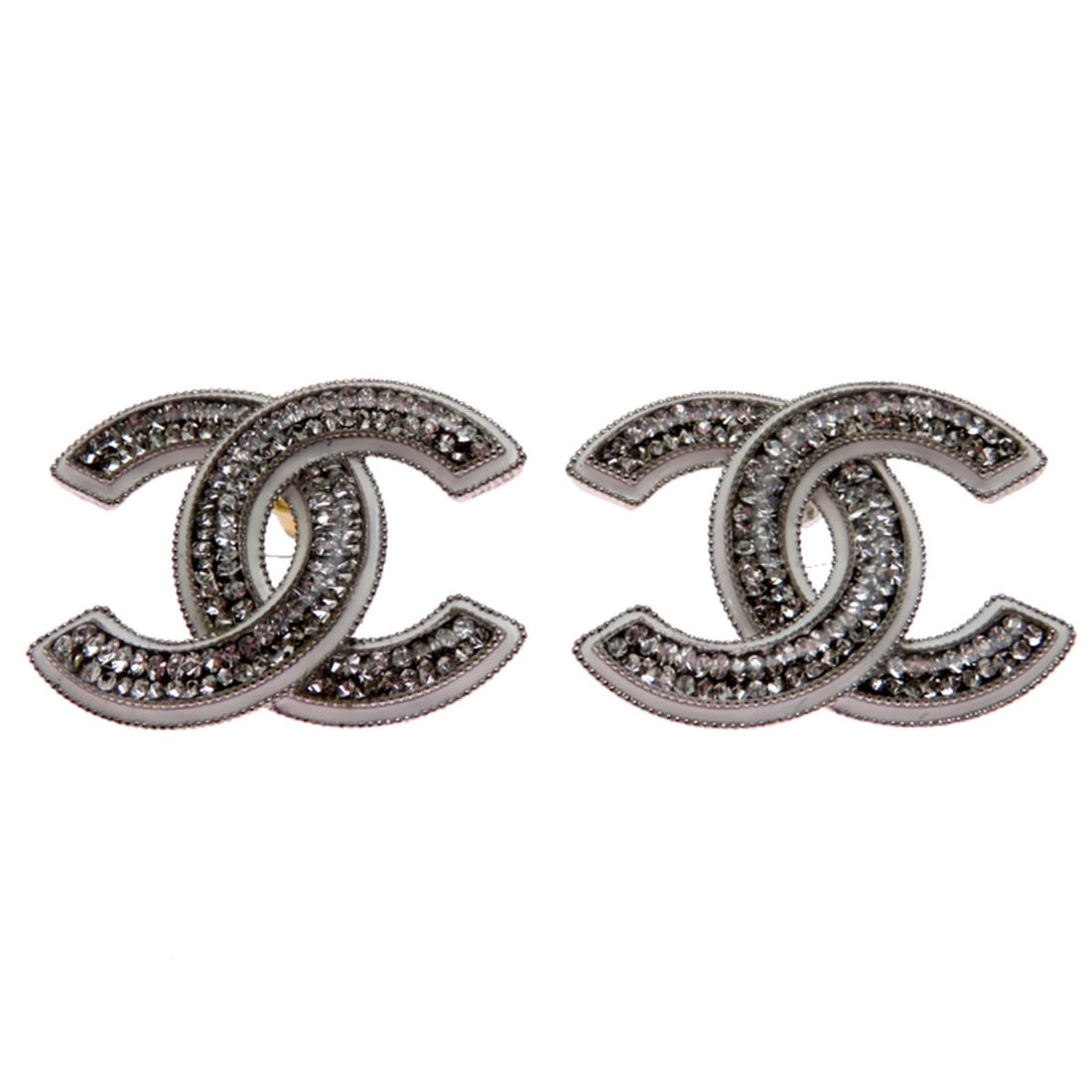 Chanel Coco Mark Women's Metal Earrings: --- Catalog ---Category: SizeSize (HxWxD): 25.00mm x 31.90mm / 0.98'' x 1.26''Category: DesignType: Stud earringsGender: WomenMaterial: MetalCategory: GeneralBrand: Chanel--- Item List ---Section: Con
