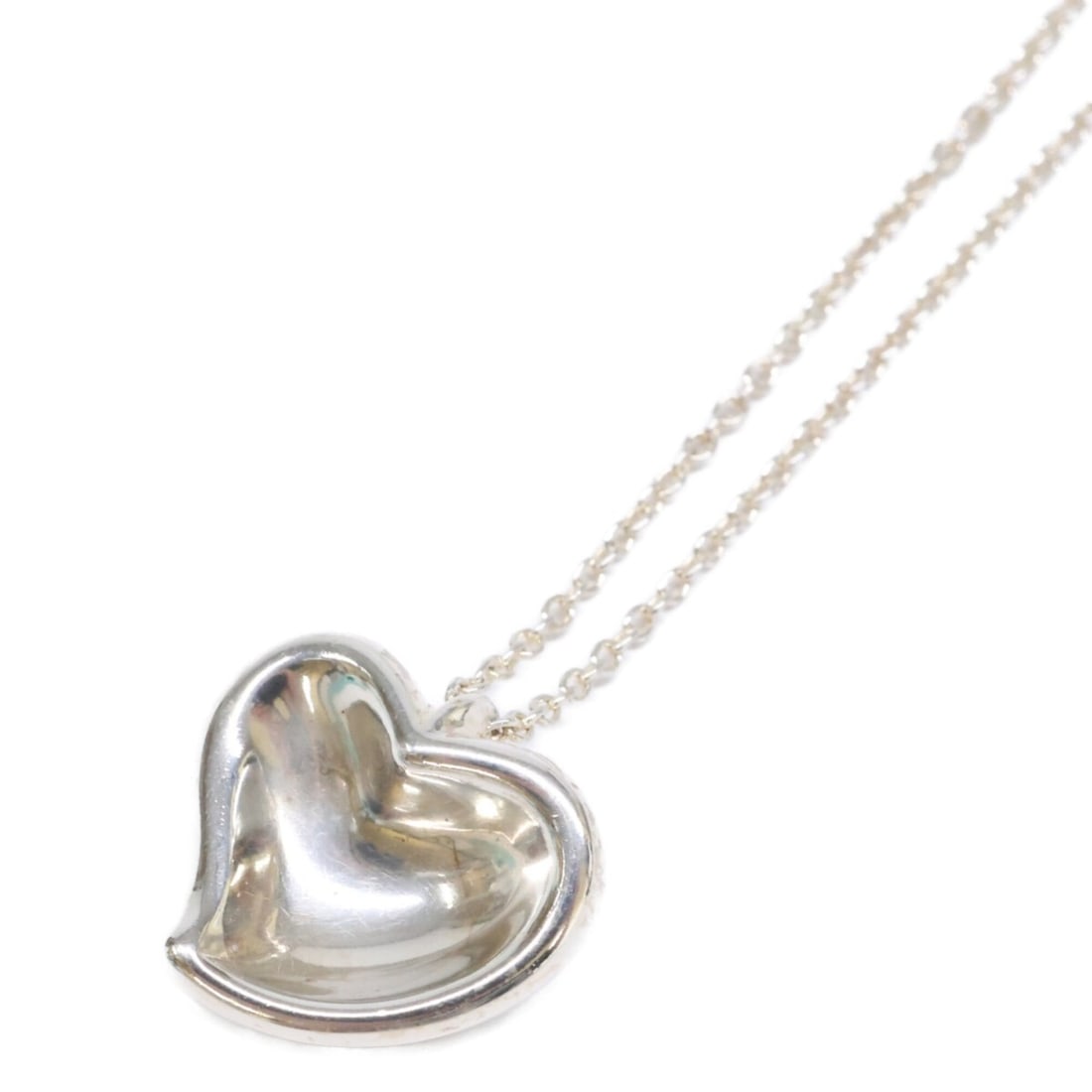 TIFFANY&Co. Tiffany & Co. 925 Elsa Peretti Curved Heart Necklace, Silver, Women's: --- Catalog ---Category: SizePendant Size: 14mm / 0.55''Neck Circumference: 42 cm / 16.53''Category: DesignColor: SilverGender: WomenMaterial: Silver 925Necklace Type: NecklaceCategory: GeneralBrand: 