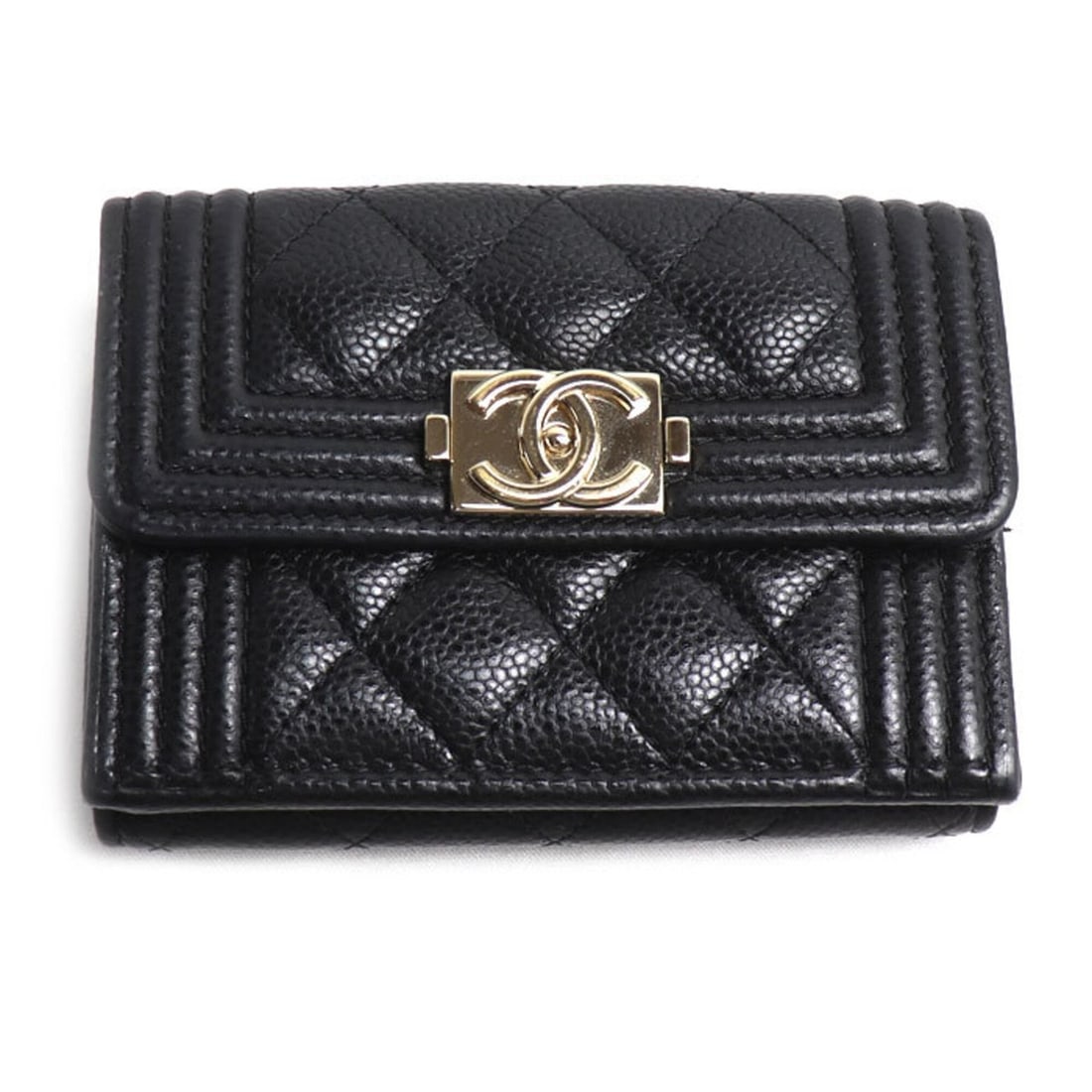 CHANEL Boy Chanel Matelassé Tri-fold Wallet, Black, A84432, Women's: --- Catalog ---Category: SizeSize (HxWxD): 7.5cm x 10.5cm x 3.5cm / 2.95'' x 4.13'' x 1.37''Category: DesignType: Wallet (tri-fold)Color: BlackGender: WomenMaterial: Grained Calfskin Category: General