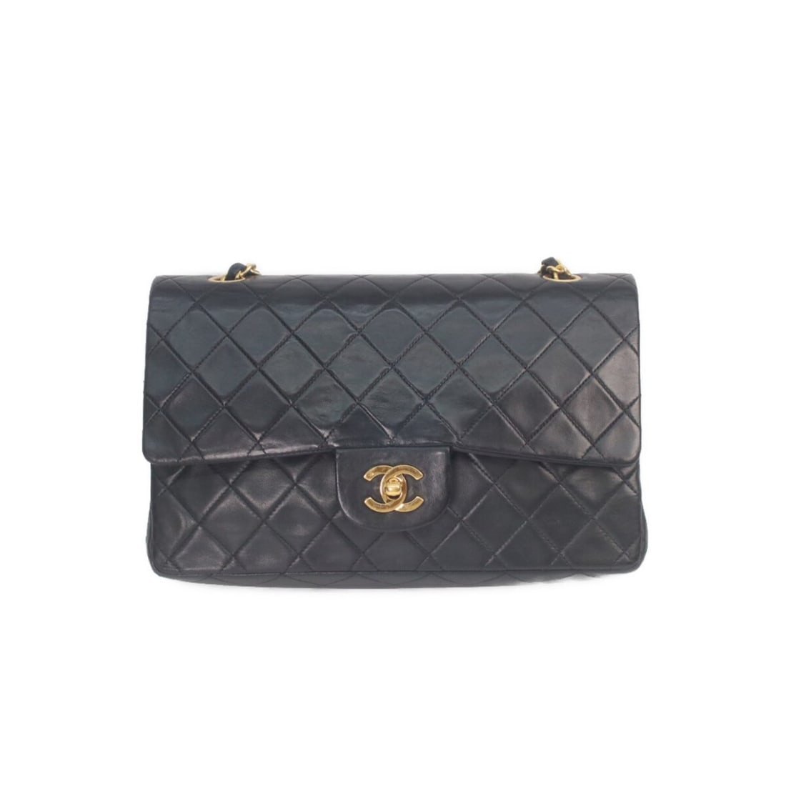 CHANEL A01112 Black Lambskin Gold Hardware Matelassé 25 Shoulder Bag for Women: --- Catalog ---Category: SizeSize (HxWxD): 15cm x 25cm x 6cm / 5.9'' x 9.84'' x 2.36''Category: DesignType: Shoulder bagColor: BlackGender: WomenMaterial: Leather Hardware Color: GoldLeather/Fur Type: