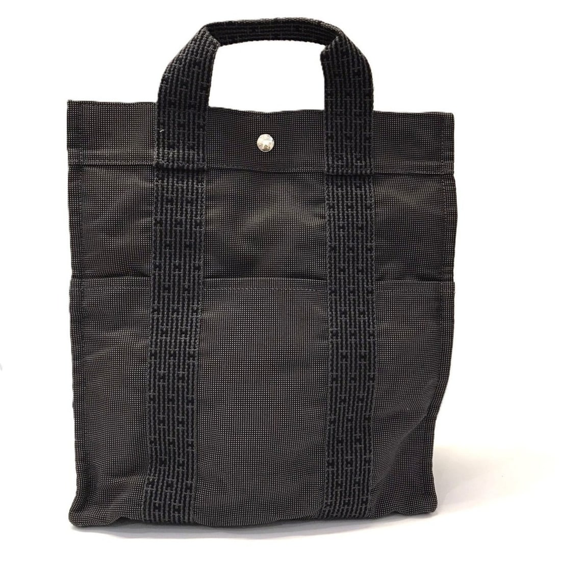 Hermes Herline Ad MM Canvas Backpack, Rucksack, Gray: --- Catalog ---Category: SizeSize (HxWxD): 35cm x 32cm x 12cm / 13.77'' x 12.59'' x 4.72''Strap Length: 48cm - 85cm / 18.89'' - 33.46''Handle Length: 8cm / 3.14''Category: DesignType: BackpackColor: G
