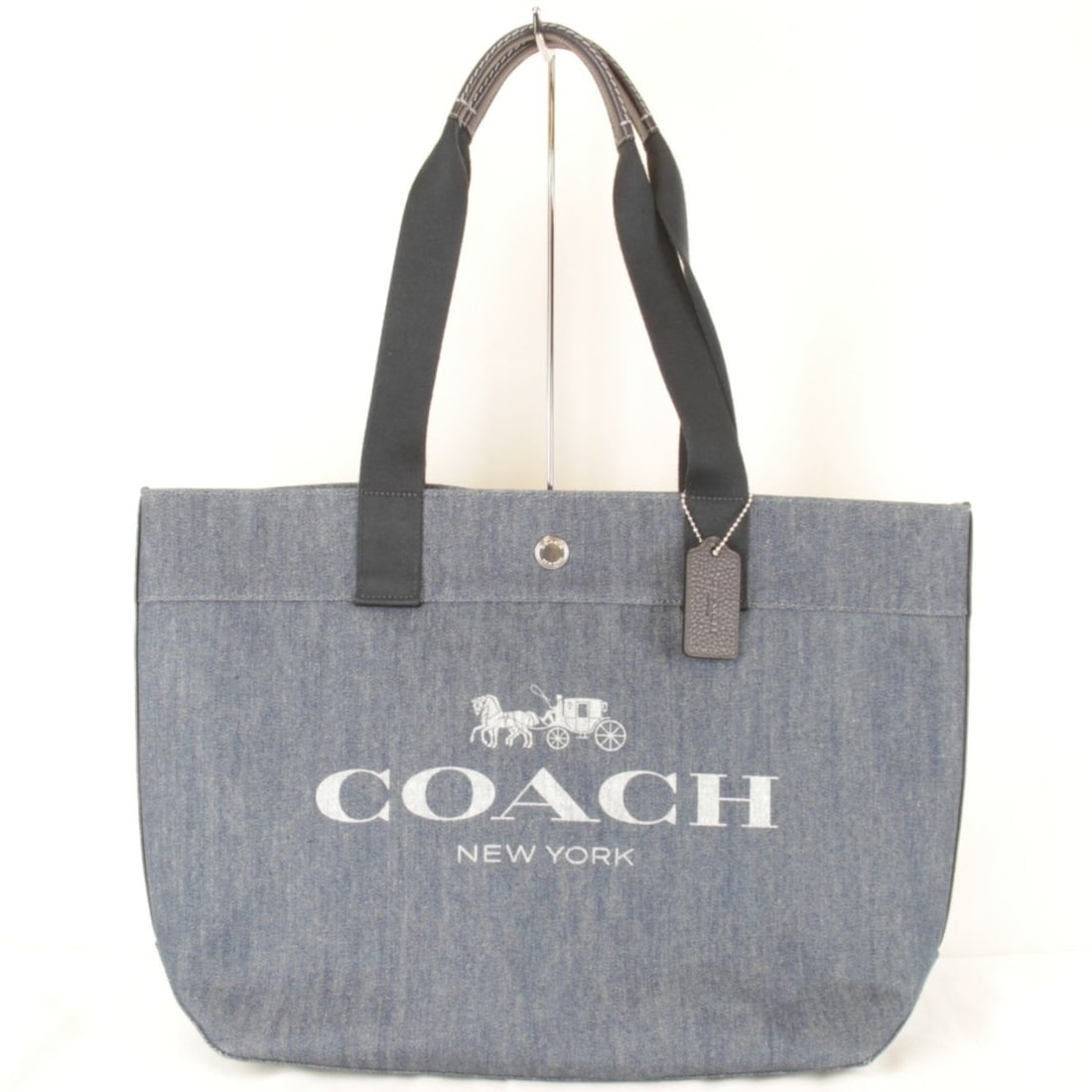 COACH J2177-F67415 Tote Bag, Denim Blue, Women's: --- Catalog ---Category: SizeSize (HxWxD): 31cm x 45cm x 13cm / 12.2'' x 17.71'' x 5.11''Category: DesignType: Tote bagColor: BlueGender: WomenMaterial: Denim Category: GeneralMPN: J2177-F67415Brand: 