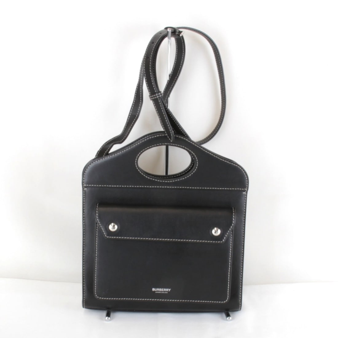 BURBERRY Mini Pocket Bag Handbag Leather Black Women's: --- Catalog ---Category: SizeSize (HxWxD): 27cm x 23cm x 6cm / 10.62'' x 9.05'' x 2.36''Category: DesignType: HandbagColor: BlackGender: WomenMaterial: Leather Category: GeneralBrand: Burberry--- Item