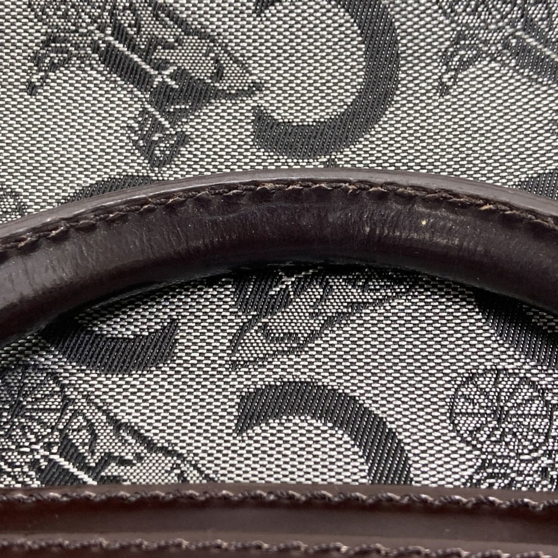 Louis Vuitton gloves - 19
