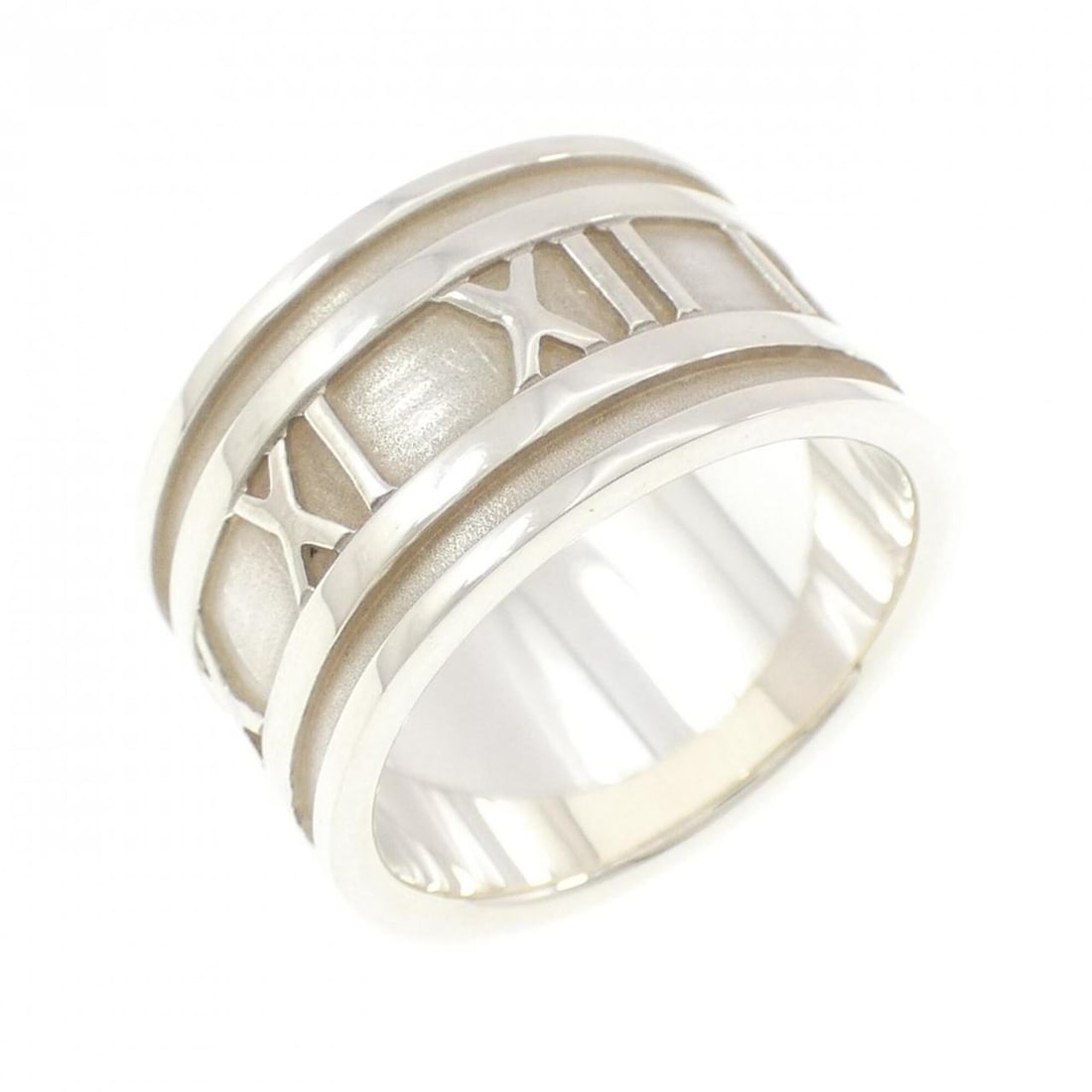 Tiffany Atlas Ring: --- Catalog ---Category: SizeJP Size: 15US Size: 7.5Category: DesignType: Band ringColor: SilverGender: Women,MenMaterial: Silver 925Category: GeneralBrand: Tiffany--- Item List ---Section: ConditionR