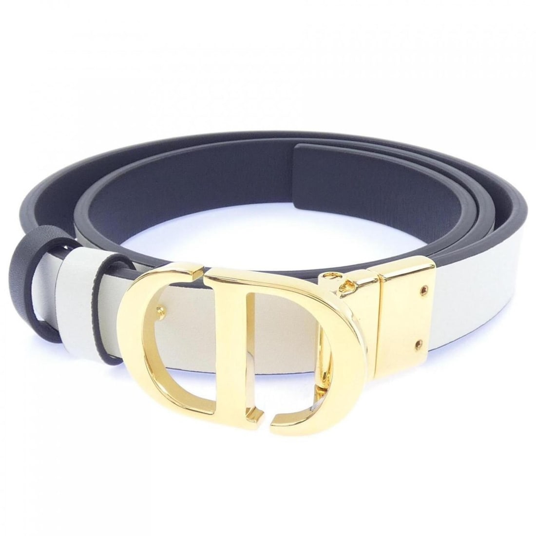 Christian Dior 30 Montaigne 20mm Reversible Belt: --- Catalog ---Category: SizeLength: 65.5cm - 75.5cm / 25.78'' - 29.72''Category: DesignType: Standard beltColor: Black, WhiteGender: WomenMaterial (Strap): Leather Category: GeneralBrand: Christian