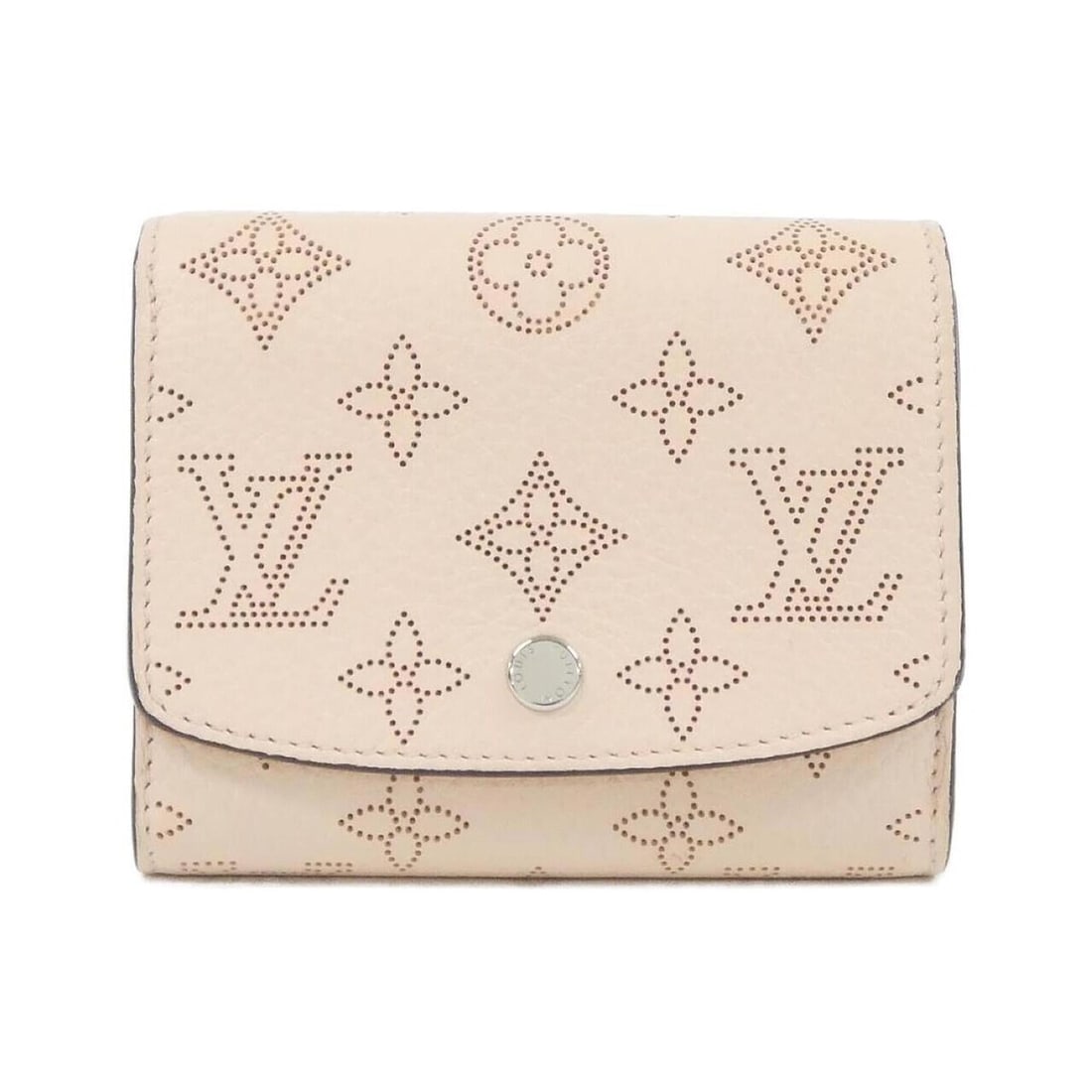 Louis Vuitton Mahina Portefeuille Iris Compact M82757 Wallet: --- Catalog ---Category: SizeSize (HxWxD): 9cm x 12cm x 3cm / 3.54'' x 4.72'' x 1.18''Category: DesignType: Wallet (bi-fold)Color: RoseGender: WomenMaterial: Mahina leather Category: GeneralMPN: M8275