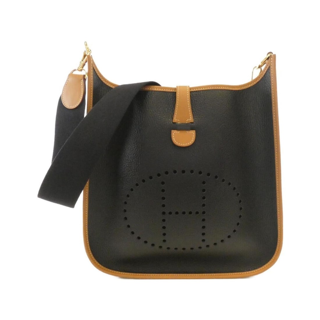 Hermes Evelyne GM Shoulder Bag: --- Catalog ---Category: SizeSize (HxWxD): 32cm x 30cm x 9cm / 12.59'' x 11.81'' x 3.54''Category: DesignType: Shoulder bagColor: BlackGender: WomenMaterial: Ardennes leather , Chamonix leather