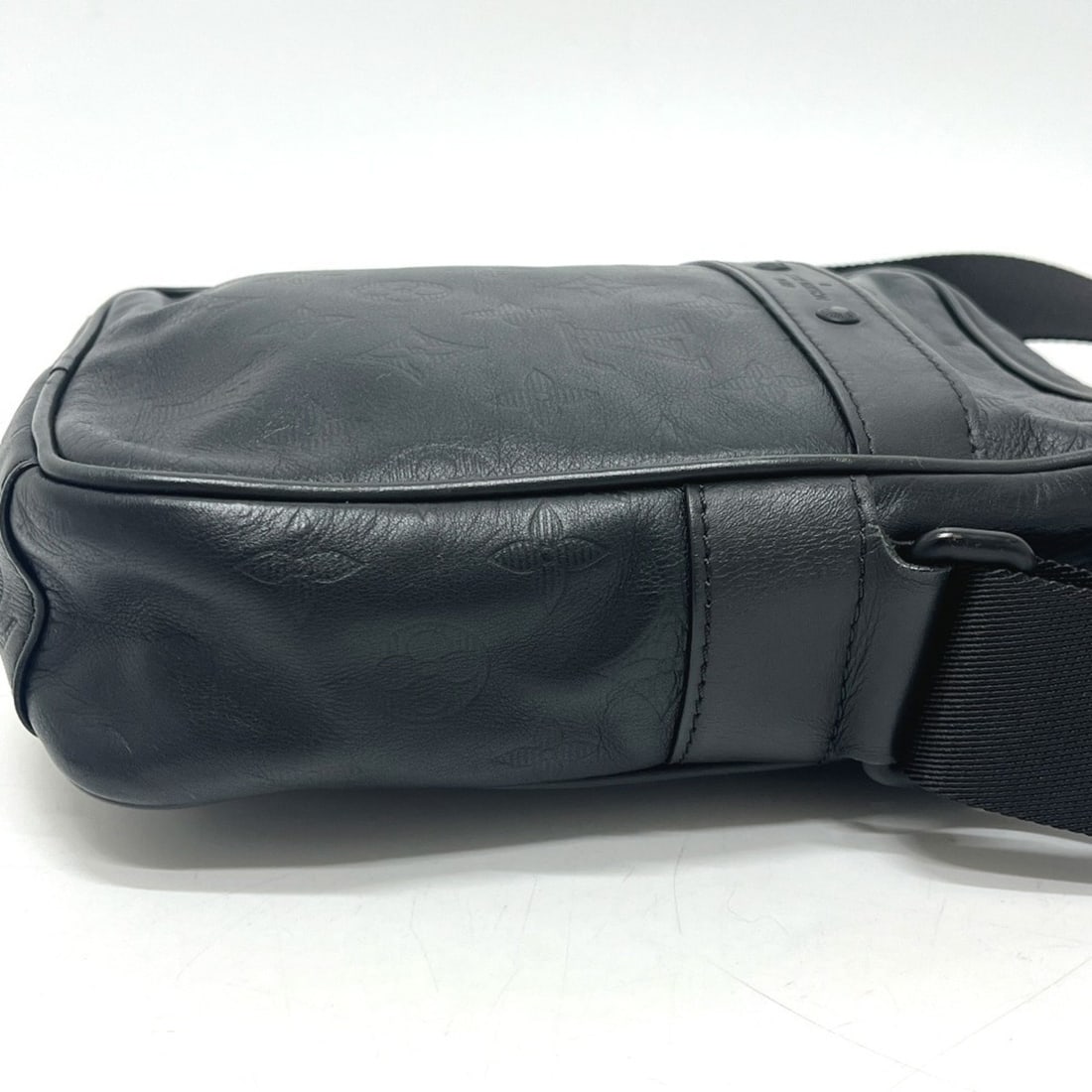 Louis Vuitton Monogram Multicles M62631 Key Case - 9