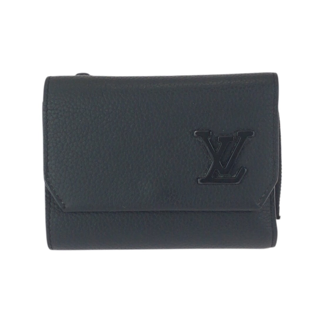 LOUIS VUITTON Louis Vuitton Aerogram Portefeuille Pilot Black Leather M81740 Folding Wallet Compact: --- Catalog ---Category: SizeSize (HxWxD): 8.5cm x 11cm x 3cm / 3.34'' x 4.33'' x 1.18''Category: DesignType: Wallet (tri-fold)Color: BlackGender: MenMaterial: Leather Category: GeneralMPN: