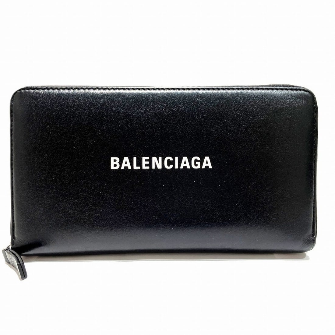 Balenciaga BALENCIAGA Long Wallet Everyday Leather 551935: --- Catalog ---Category: SizeSize (HxWxD): 10cm x 19cm x 2cm / 3.93'' x 7.48'' x 0.78''Category: DesignType: Long wallet (bi-fold)Color: BlackGender: Women,MenMaterial: Leather Category: GeneralBrand: