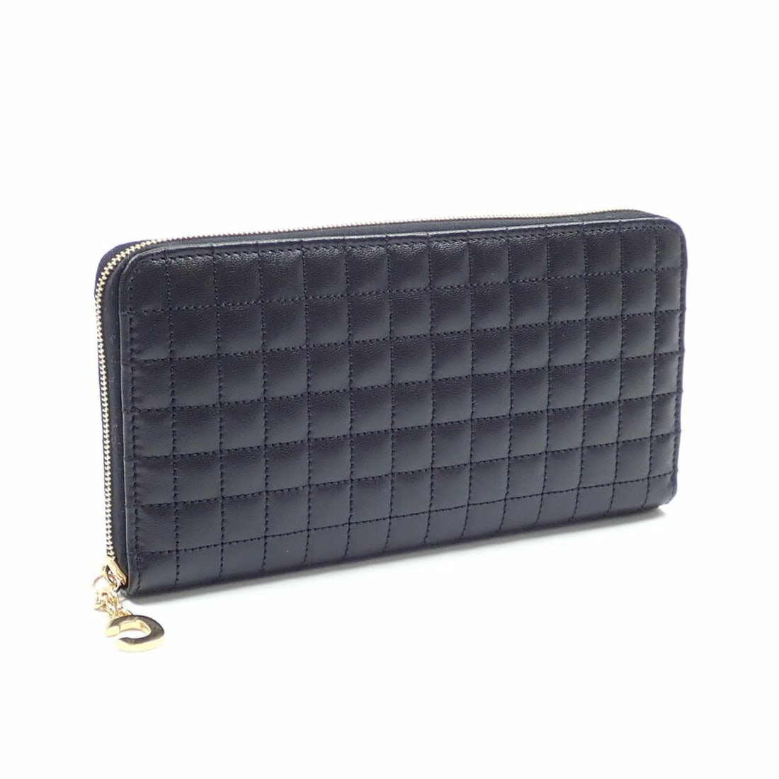 Celine Round Long Wallet for Women, Black Leather, 10B553BFL (Search terms): --- Catalog ---Category: SizeSize (HxWxD): 10cm x 19cm x 2cm / 3.93'' x 7.48'' x 0.78''Category: DesignType: Long wallet (bi-fold)Color: BlackGender: WomenMaterial: Leather Category: GeneralBrand: Cel