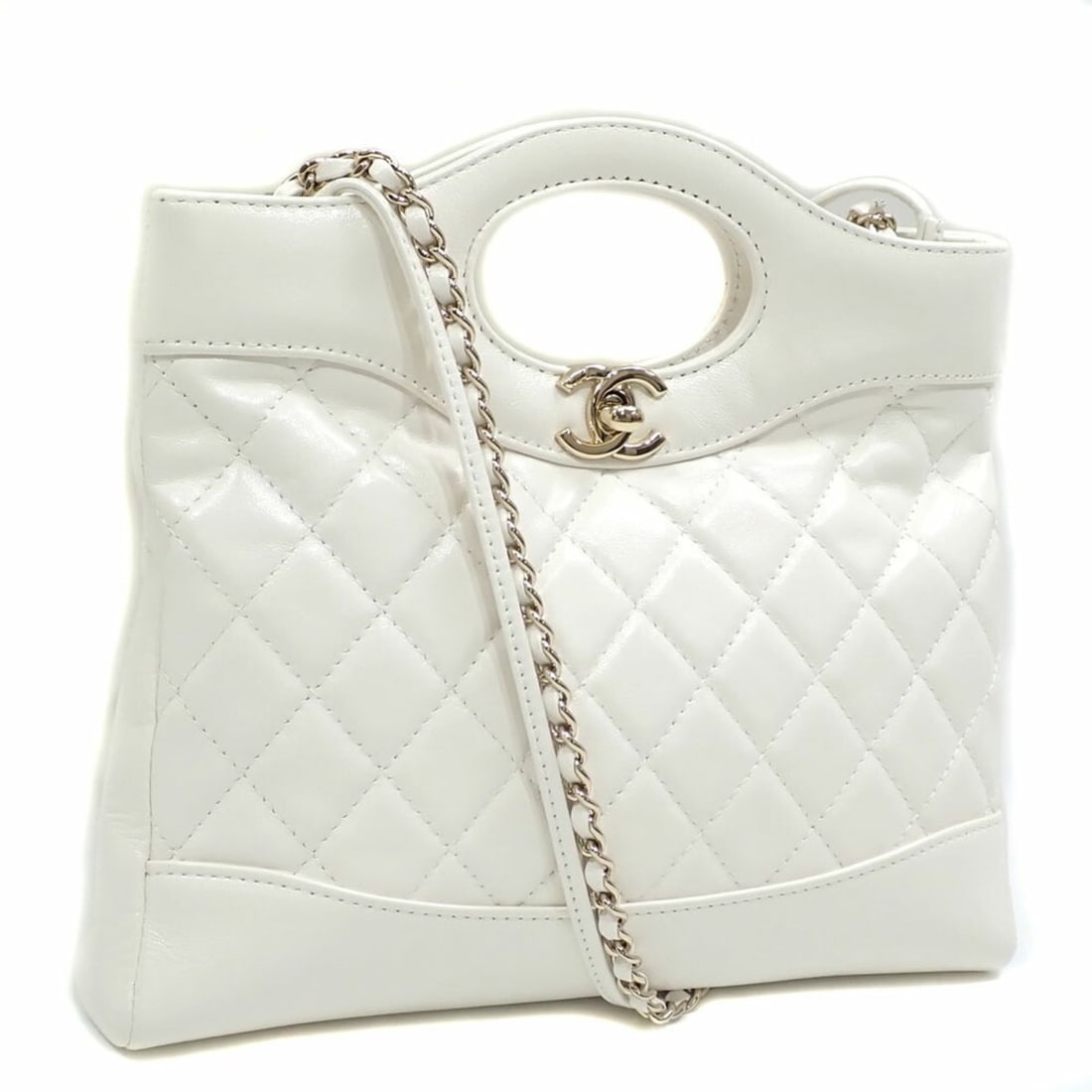 Chanel Matelassé Shoulder Bag, Size 31, Women's, White Lambskin, Coco Mark: --- Catalog ---Category: SizeSize (HxWxD): 19.7cm x 24cm x 5.5cm / 7.75'' x 9.44'' x 2.16''Category: DesignType: Shoulder bagColor: WhiteGender: WomenMaterial: Leather Leather/Fur Type: LambskinCatego