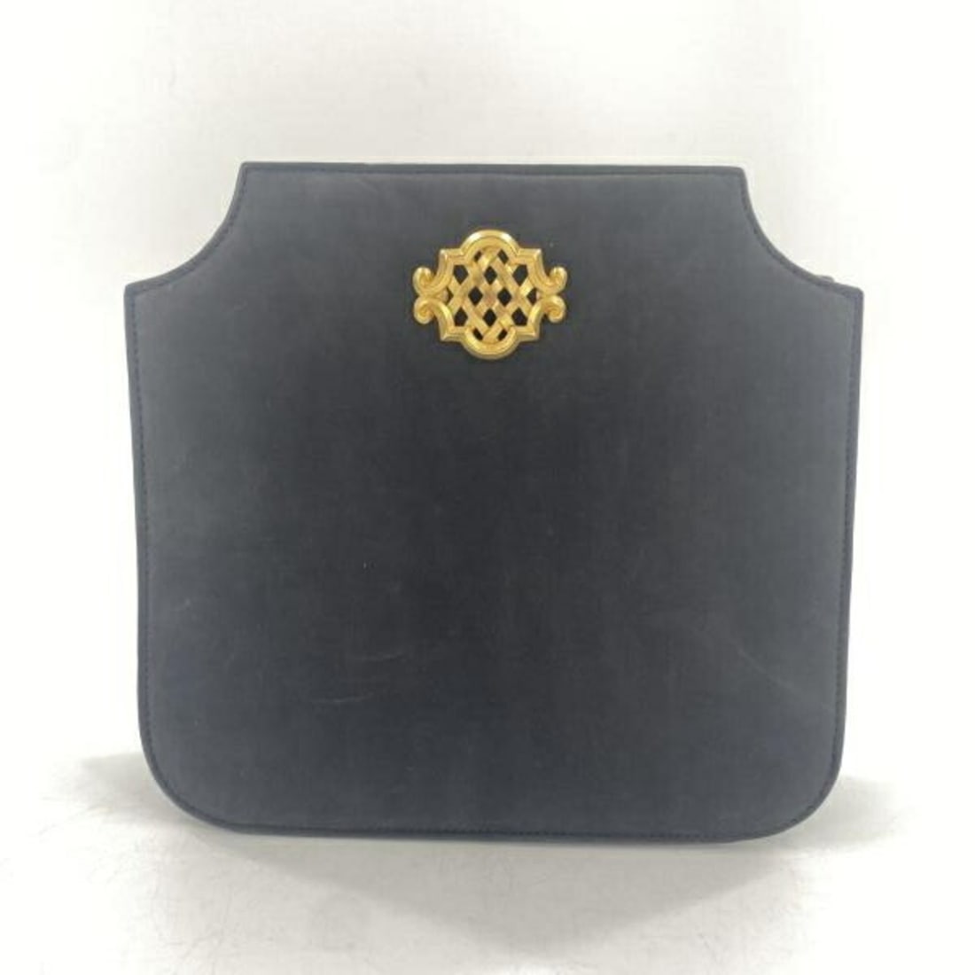 BALLY Chain Shoulder Bag, Suede, Black: --- Catalog ---Category: SizeSize (HxWxD): 18.5cm x 20cm x 6cm / 7.28'' x 7.87'' x 2.36''Strap Length: 102cm / 40.15''Category: DesignType: Shoulder bagColor: Black, BlueMaterial: Suede Category: Gene