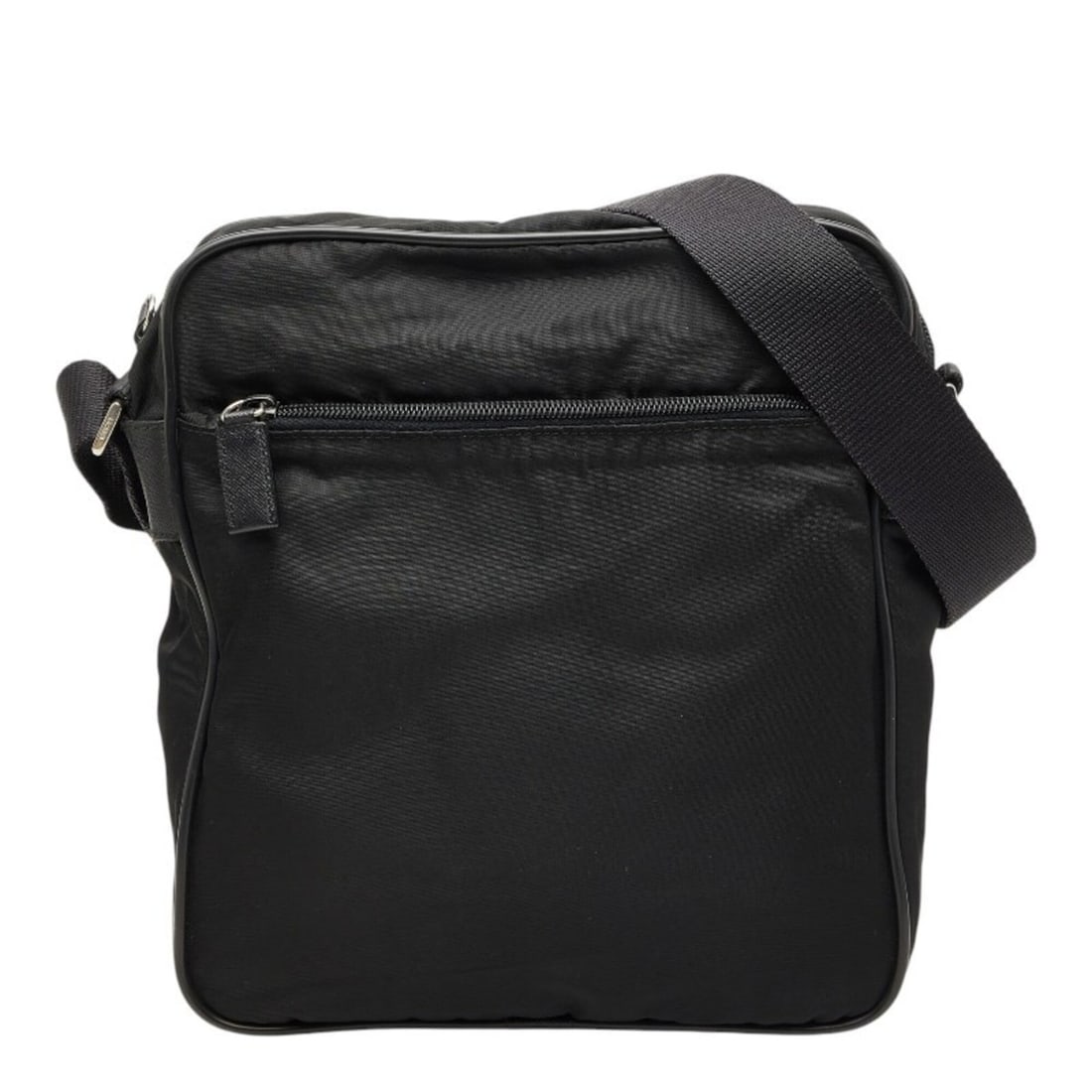 Prada Triangle Logo Plate Shoulder Bag, Black Tessuto Nylon, Men's PRADA: --- Catalog ---Category: SizeSize (HxWxD): 26cm x 24cm x 8cm / 10.23'' x 9.44'' x 3.14''Category: DesignType: Shoulder bagColor: BlackGender: MenMaterial: Nylon Category: GeneralBrand: Prada--- Item L