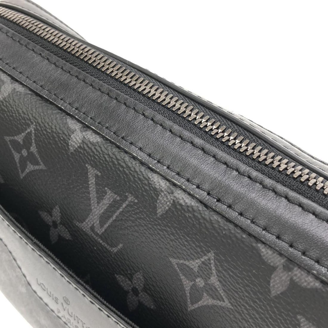 Louis Vuitton Monogram Eclipse Reverse Trio Messenger M69443 Shoulder Bag - 4