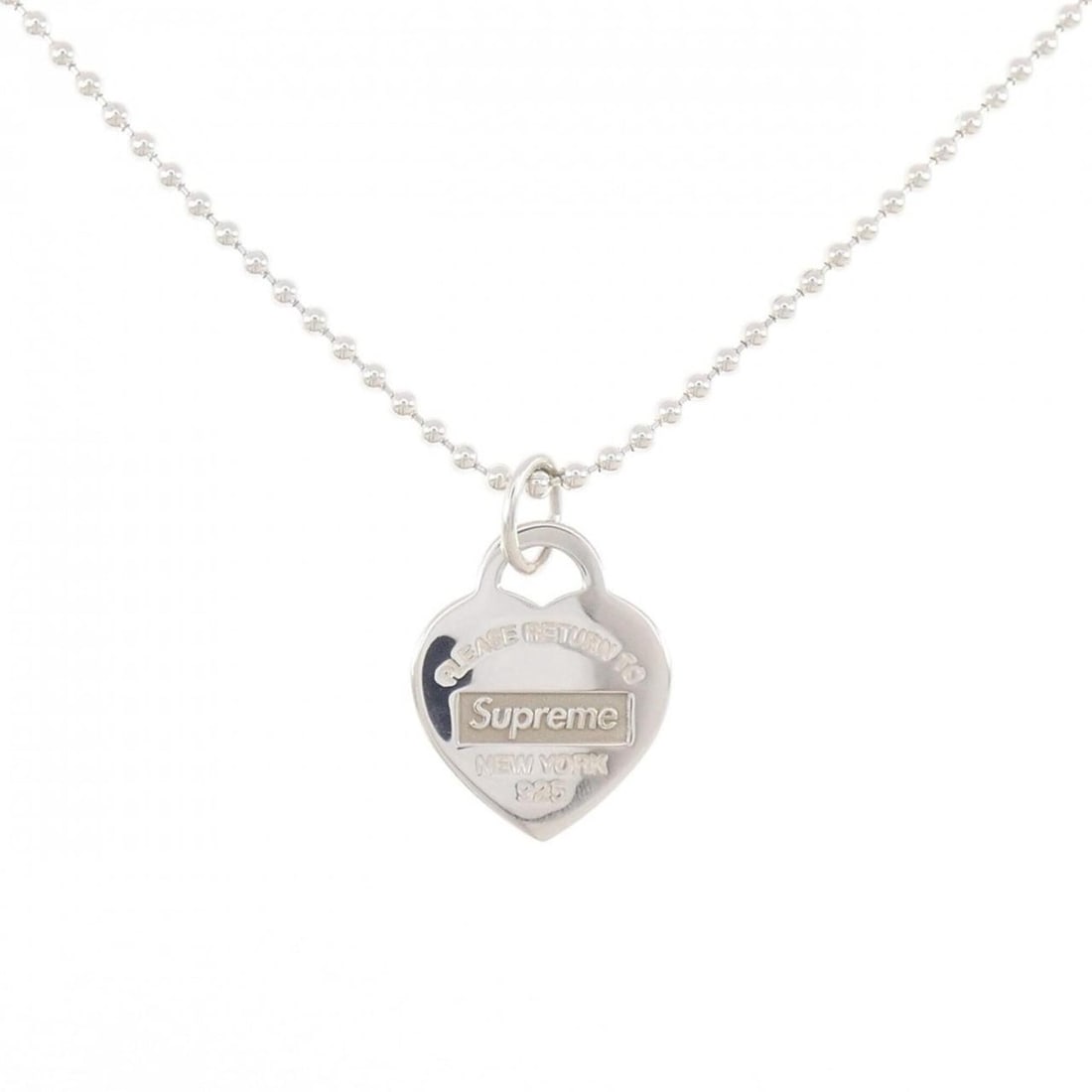 Tiffany Heart Tag Necklace: --- Catalog ---Category: SizePendant Size: 31.4mm x 20.7mm / 1.23'' x 0.81''Neck Circumference: 62 cm / 24.4''Category: DesignGender: Women,MenMaterial: Silver 925Pendant Type: PendantNecklace Type: