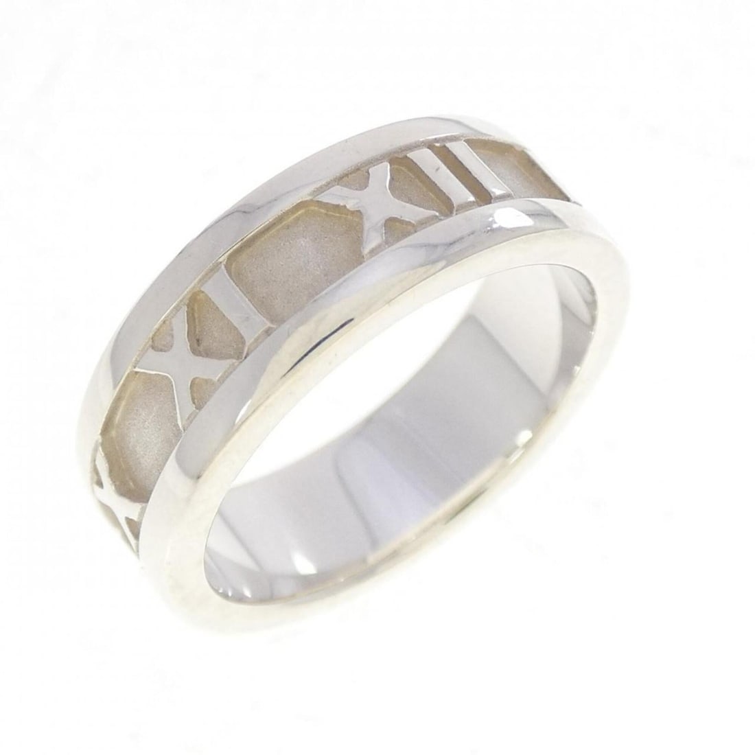 Tiffany Atlas Ring: --- Catalog ---Category: SizeJP Size: 10.0US Size: 5.5Category: DesignType: Band ringGender: WomenMaterial: Silver 925Category: GeneralBrand: Tiffany--- Item List ---Section: ConditionRanking: Rank A