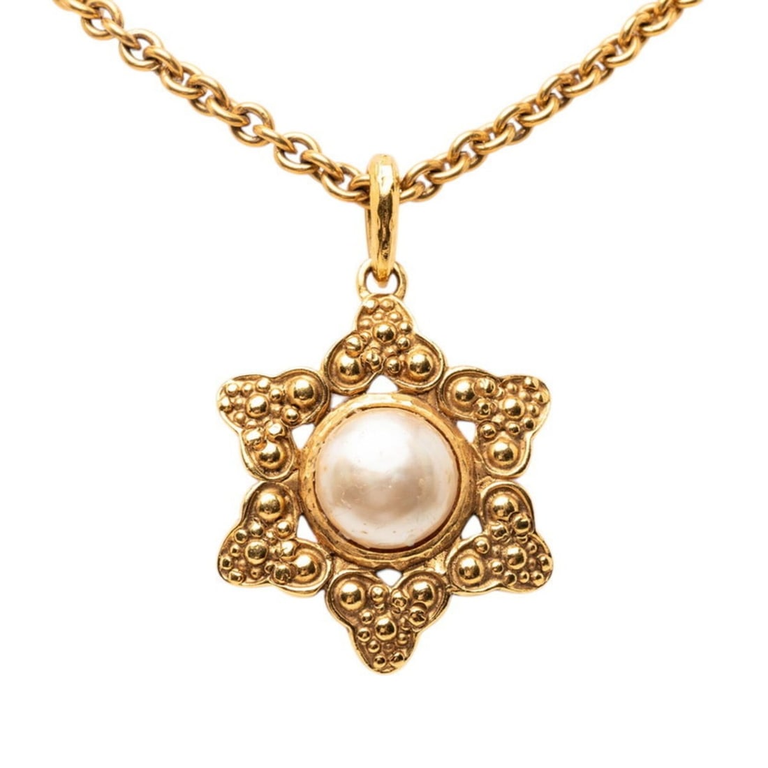 Chanel Chain Pendant Necklace, Gold Plated, Faux Pearl, Women's.: --- Catalog ---Category: SizePendant Size: 52.3mm x 41.8mm / 2.05'' x 1.64''Neck Circumference: 49 cm / 19.29''Category: DesignColor: GoldGender: WomenMaterial: Gold platingNecklace Type: Pendant neck
