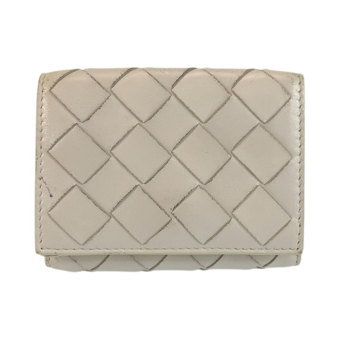 BOTTEGA VENETA Bottega Veneta Intrecciato White Leather Folding Wallet with Silver Hardware S022234: --- Catalog ---Category: SizeSize (HxWxD): 7cm x 10cm x 3cm / 2.75'' x 3.93'' x 1.18''Category: DesignType: Wallet (tri-fold)Color: WhiteGender: WomenMaterial: Intrecciato Category: GeneralMPN: S02223