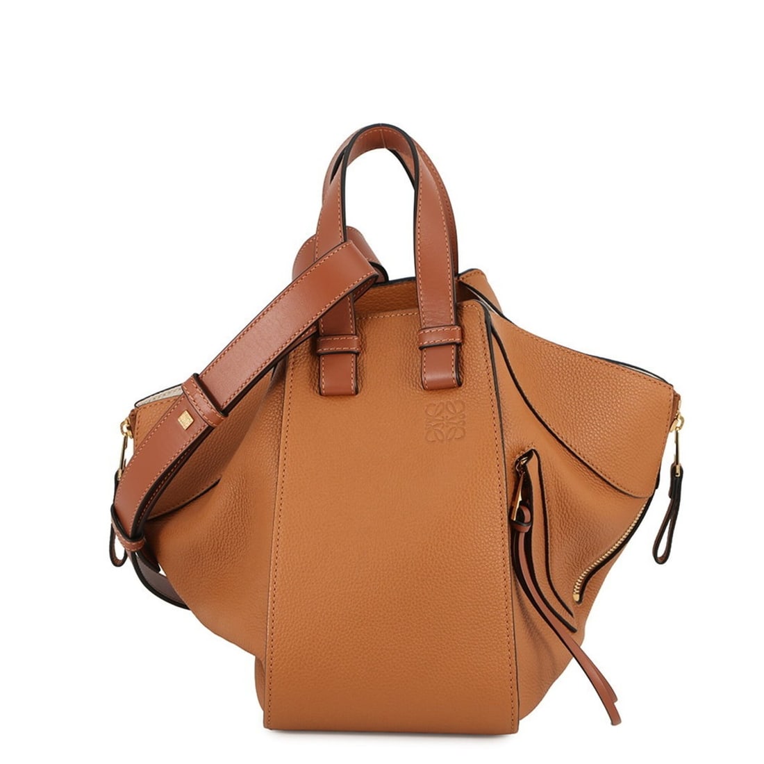 Loewe Hammock Small Leather Handbag 387.30.S35 LOEWE 2-way Shoulder Bag: --- Catalog ---Category: SizeSize (HxWxD): 23cm x 14cm x 27cm / 9.05'' x 5.51'' x 10.62''Category: DesignType: Handbag, Shoulder bagColor: BrownGender: WomenMaterial: Leather Hardware Color: GoldCateg
