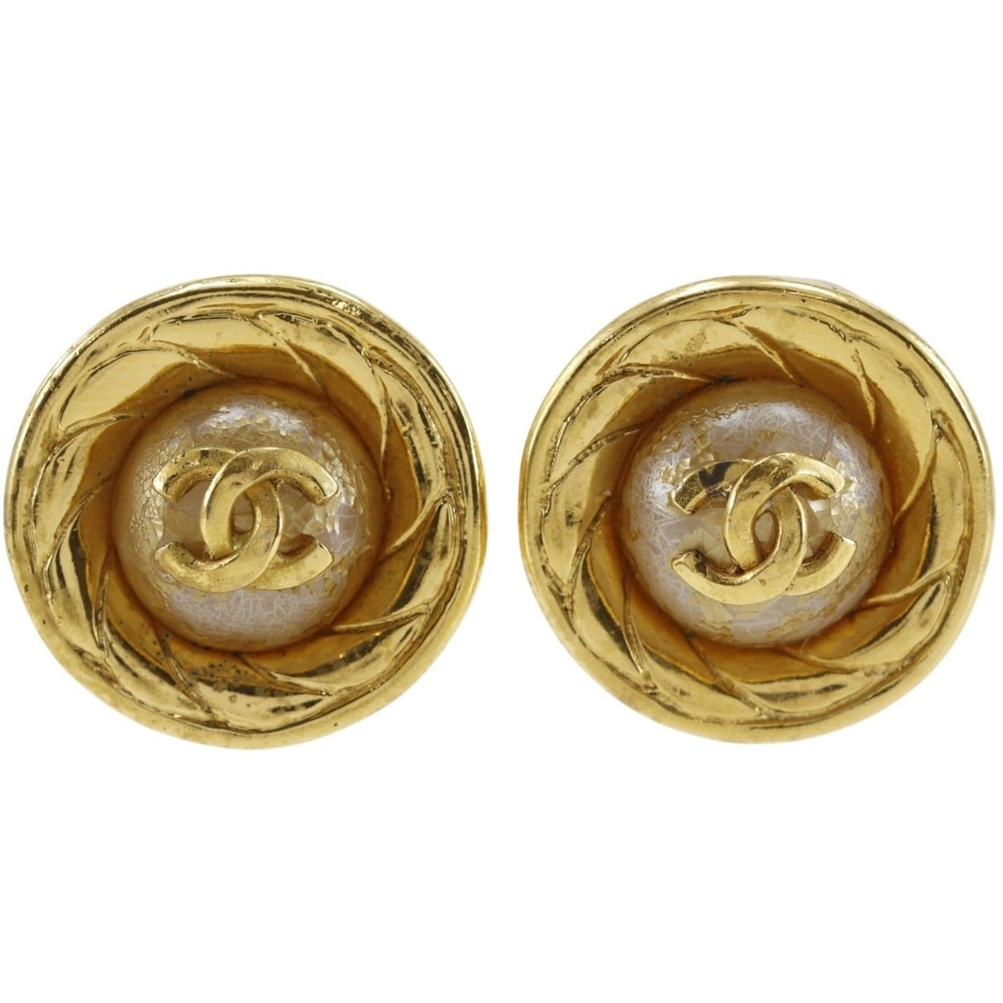 Chanel Coco Mark Earrings, Vintage, Gold Plated x Faux Pearl, 1996, 96A, Approx. 15.0g, Women's.: --- Catalog ---Category: SizeSize (HxWxD): 23.00mm x 23.00mm / 0.91'' x 0.91''Category: DesignType: Clip earringsGender: WomenMaterial: Artificial pearl, Gold platingCategory: GeneralBrand: Chanel--- 