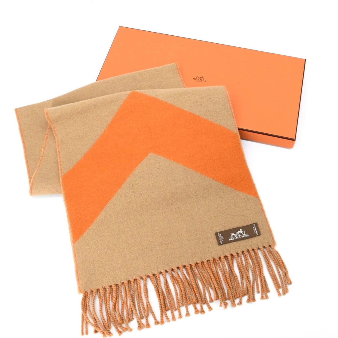 HERMES Casaque Chevron Stole/Scarf, Cashmere, Women's, Brown/Orange Bicolor: --- Catalog ---Category: SizeSize (LxW): 1.38m x 30cm / 54.33'' x 11.81''Category: DesignType: StoleColor: Brown, OrangeGender: WomenMaterial: Cashmere Category: GeneralBrand: Hermes--- Item List ---S