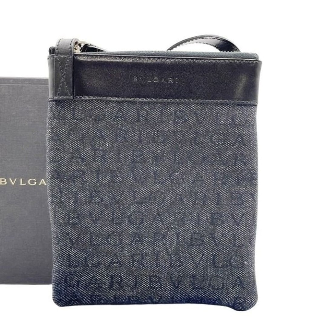 BVLGARI Bulgari Shoulder Bag Mania 21527 Black Blue Leather x Denim Women's: --- Catalog ---Category: SizeSize (HxWxD): 17cm x 14cm x 1cm / 6.69'' x 5.51'' x 0.39''Category: DesignType: Shoulder bagColor: Black, BlueGender: WomenMaterial: Leather , Denim Category: GeneralMPN: 