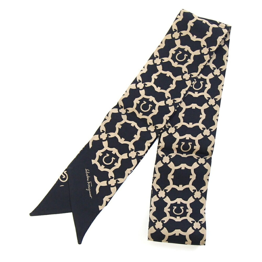 Salvatore Ferragamo Ferragamo Scarf/Muffler, Black/Light Brown, 100% Silk, Gancini Ribbon Scarf,: --- Catalog ---Category: SizeSize (LxW): 1.4m x 7cm / 55.11'' x 2.75''Category: DesignType: ScarfColor: Black, Light brownGender: WomenMaterial: Silk 100%Category: GeneralLine: GanciniBrand: Salvatore