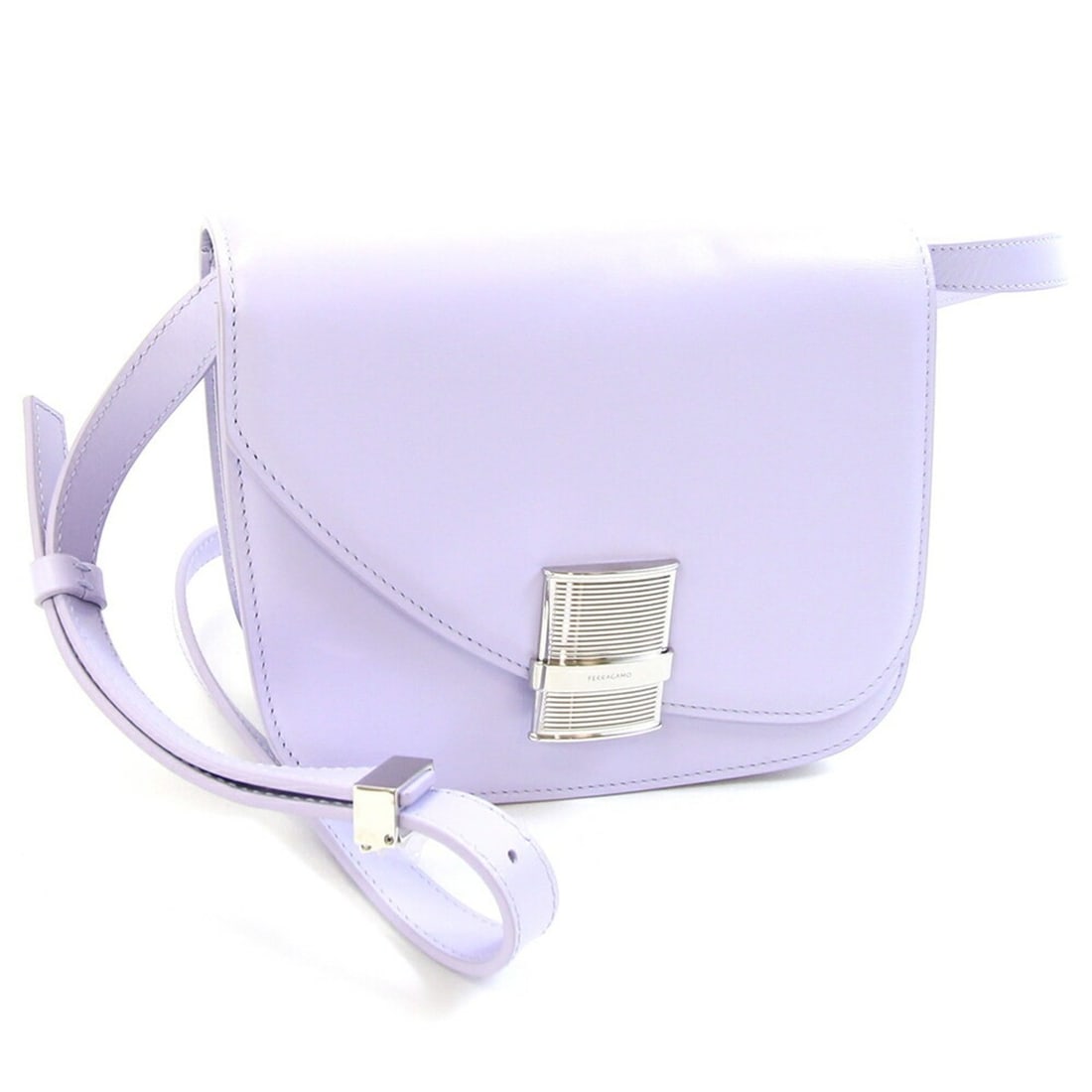 Salvatore Ferragamo Ferragamo Fiamma Shoulder Bag 215971 Lavender Leather Crossbody Light Purple: --- Catalog ---Category: SizeSize (HxWxD): 16.5cm x 18.5cm x 6cm / 6.49'' x 7.28'' x 2.36''Strap Length: 100cm - 112cm / 39.36'' - 44.09''Category: DesignType: Shoulder bagGender: WomenMaterial: Leath