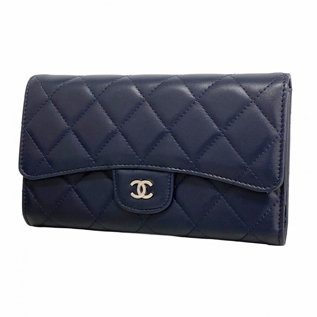 Chanel long wallet, Matelassé lambskin, navy, women's.: --- Catalog ---Category: SizeSize (HxWxD): 12cm x 18cm x 3cm / 4.72'' x 7.08'' x 1.18''Category: DesignType: Long wallet (bi-fold)Color: NavyGender: WomenMaterial: Leather Leather/Fur Type: LambskinCa