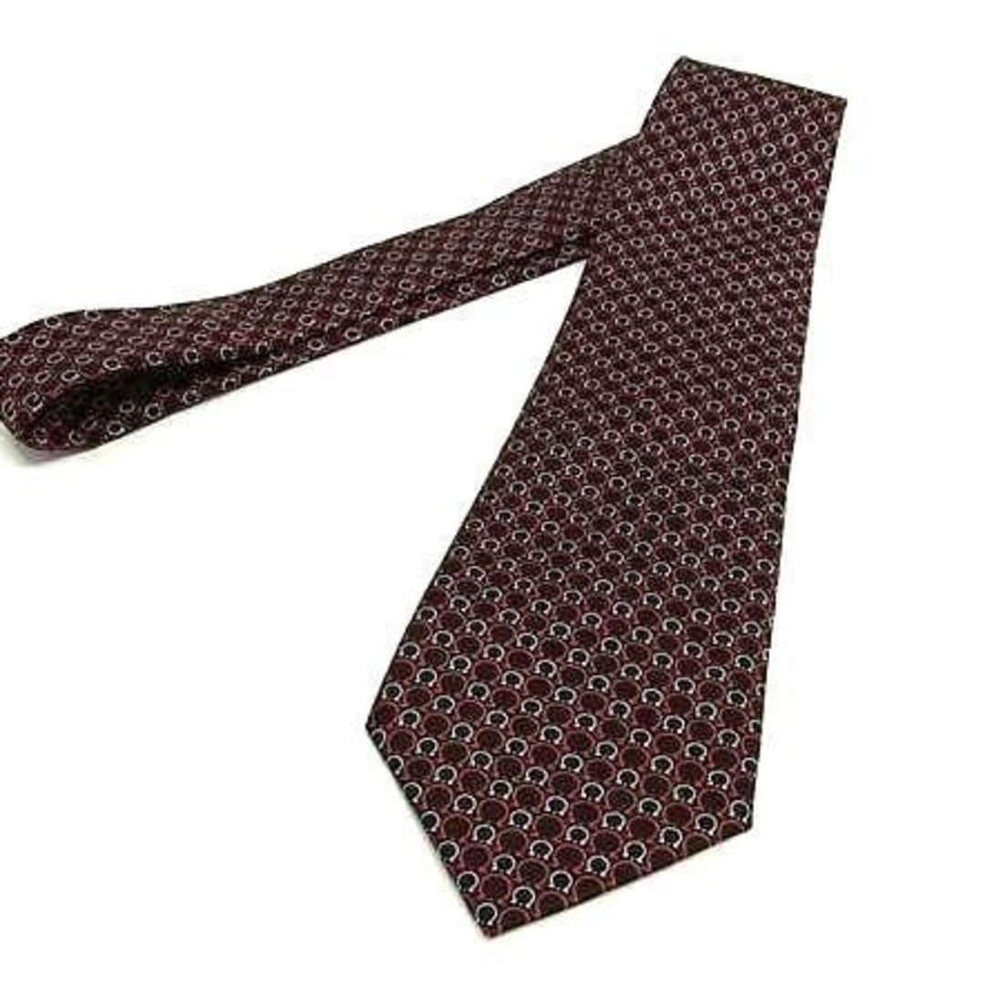Salvatore Ferragamo tie, Gancini pattern, black and red, silk, men's.: --- Catalog ---Category: SizeWidth: 9.19cm / 3.62''Total Length: 150cm / 59.05''Category: DesignType: CravatColor: Black, Red colorGender: MenMaterial: Silk 100%Category: GeneralLine: GanciniBrand: Sa