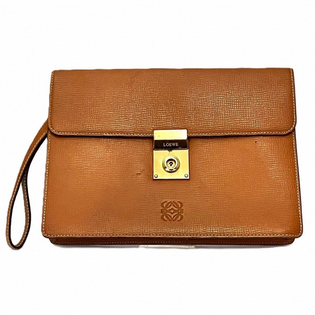 Loewe clutch bag, Anagram leather: --- Catalog ---Category: SizeHandle Drop: 15.00cm / 5.91''Size (HxWxD): 18.5cm x 25.5cm x 5cm / 7.28'' x 10.03'' x 1.96''Handle Length: 30cm / 11.81''Category: DesignType: Clutch bagColor: BrownGender