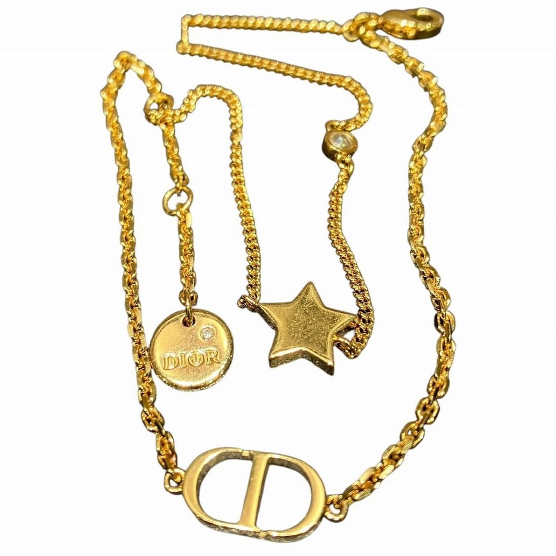 Christian Dior bracelet, accessory. Total weight 4.4g, 17.5cm, alloy.: --- Catalog ---Category: SizeLength: 17.5cm / 6.88''Weight: 4.4g / 0.15oz.Total Length: 19.5cm / 7.67''Category: DesignType: Charm braceletGender: WomenMaterial: AlloyCategory: GeneralBrand: Christian