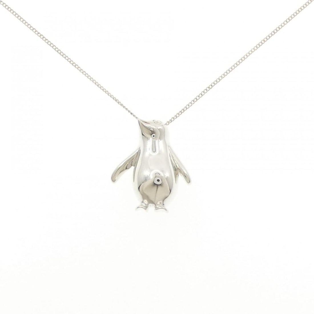 Tiffany & Co. 925 Necklace: --- Catalog ---Category: SizeWidth: 0.9mm / 0.04''Weight: 4.8g / 0.16oz.Pendant Size: 21.1mm x 18.3mm / 0.83'' x 0.72''Neck Circumference: 46 cm / 18.11''Category: DesignGender: WomenMaterial: Silver 