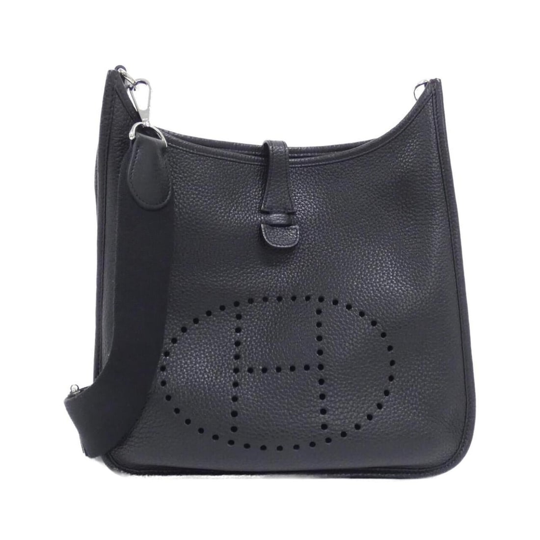 Hermes Evelyne 3 PM 056277CK Shoulder Bag: --- Catalog ---Category: SizeSize (HxWxD): 29cm x 28cm x 8cm / 11.41'' x 11.02'' x 3.14''Category: DesignType: Shoulder bagColor: BlackGender: WomenMaterial: Taurillon clemence leather Category: