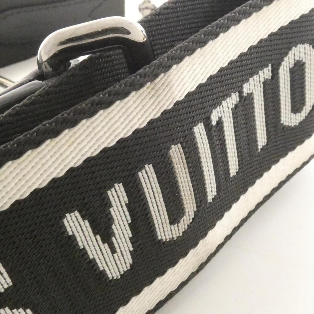Louis Vuitton Shoulder Strap J02496 - 3