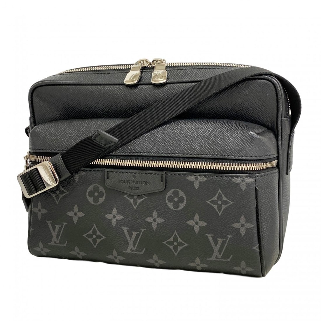 Louis Vuitton Taigarama Outdoor PM Shoulder Bag M30233 Black Men's: --- Catalog ---Category: SizeSize (HxWxD): 18.5cm x 25cm x 8cm / 7.28'' x 9.84'' x 3.14''Category: DesignType: Shoulder bagColor: BlackGender: MenCategory: GeneralMPN: M30233Brand: Louis Vuitton--- It